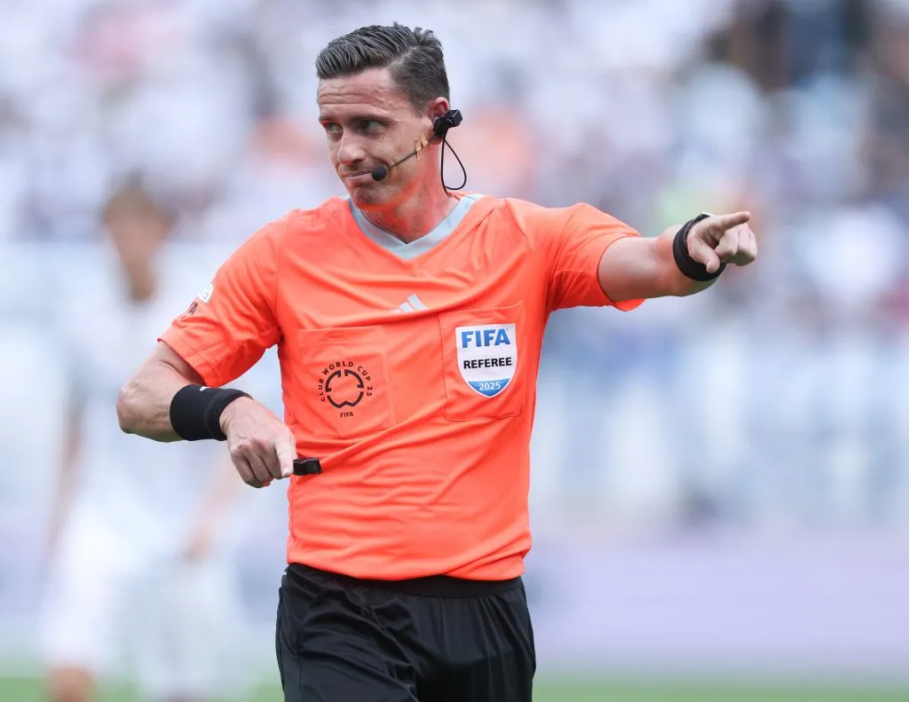 Ramon Abatti Abel será o árbitro do jogo (Photo by Richard Pelham/Getty Images)