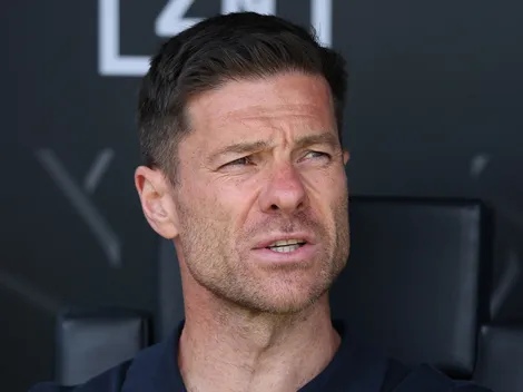 Trent Alexander-Arnold se torna garçom de Xabi Alonso