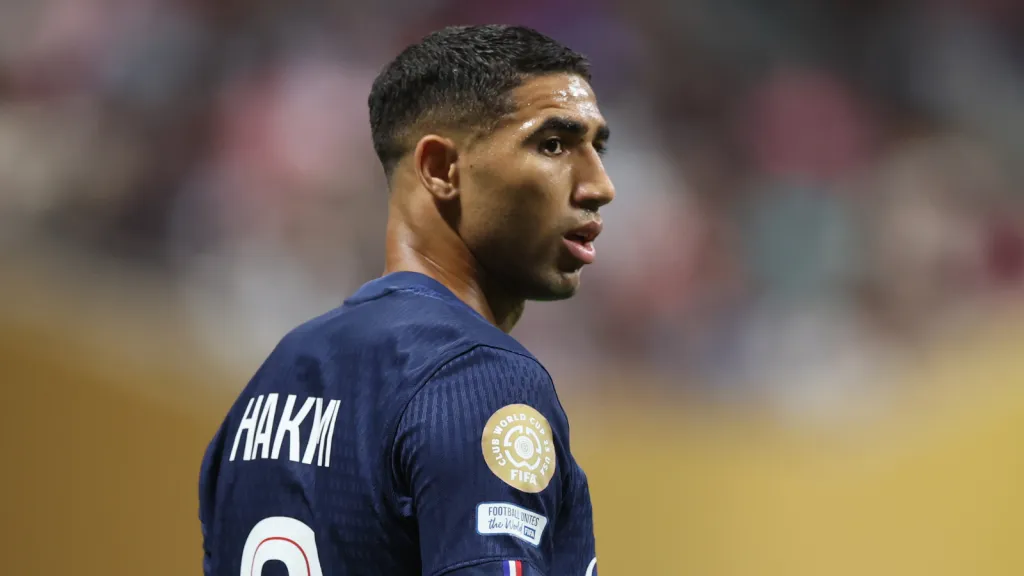 Achraf Hakimi em partida pelo PSG.&nbsp;(Photo by Alex Grimm/Getty Images)