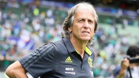 Jorge Jesus recebe ligação do Flamengo.