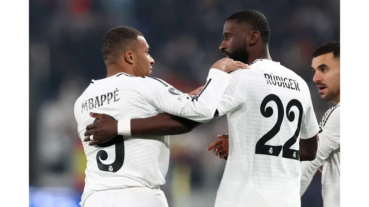 Mbappé e Rüdiger em campo