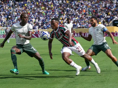 Marca critica árbitro por pênalti anulado em Fluminense x Chelsea: "Péssima decisão"