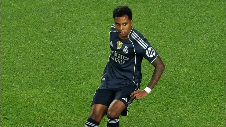 PHILADELPHIA, PENNSYLVANIA - JUNE 26: Rodrygo #11 of Real Madrid C.F. passes the ball during the FIFA Club World Cup 2025 group H match between FC Red Bull Salzburg and Real Madrid CF at Lincoln Financial Field on June 26, 2025 in Philadelphia, Pennsylvania. (Photo by Luke Hales/Getty Images)