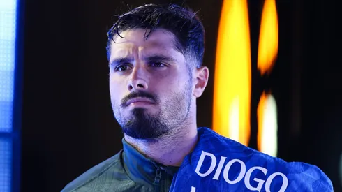 Pedro Neto, do Chelsea, faz homenagem para Diogo Jotá e André Silva. Foto: Mullan/Getty Images