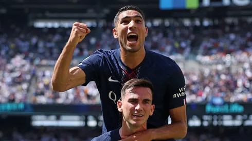 Fabián Ruiz e Hakimi e comemorando gol contra o Real Madrid. Foto: Buda Mendes/Getty Images