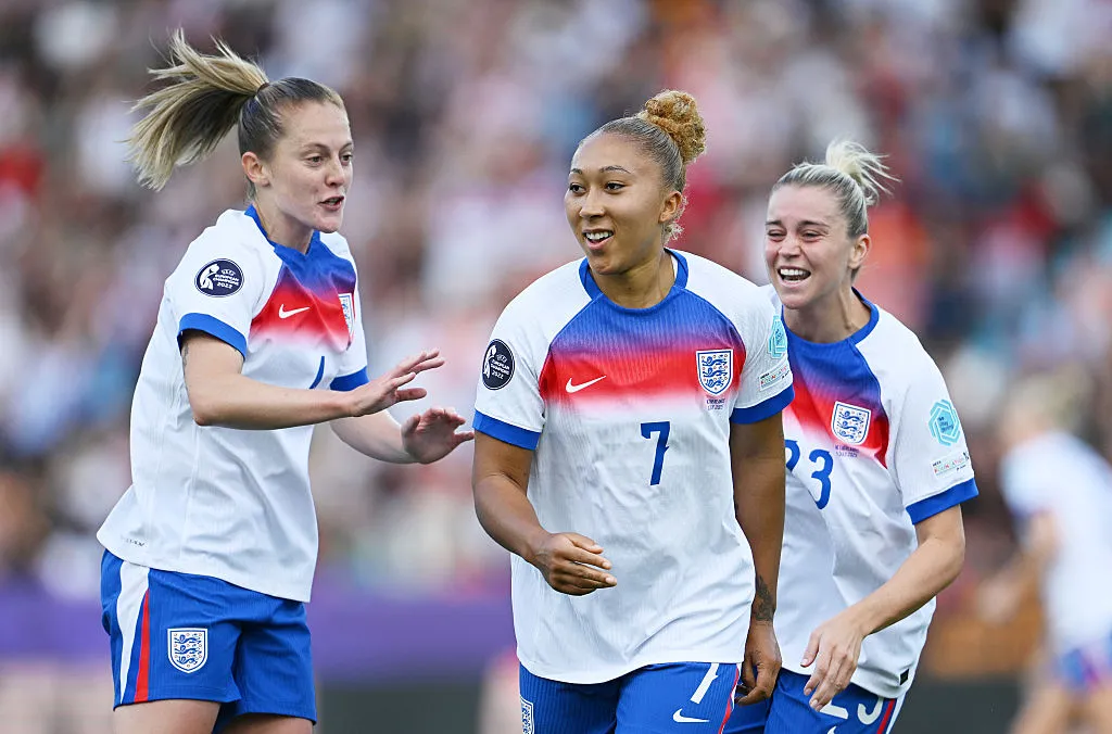 Jogadoras da Inglaterra comemoram a vitória na Eurocopa Feminina (Photo by Matthias Hangst/Getty Images)
