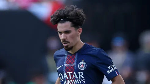 O meio-campista português, peça-chave na campanha quase perfeita do time francês, se destaca pelo controle de jogo e inteligência tática, a ponto de ser citado como candidato à Bola de Ouro. Ele é alvo do Real Madrid (Photo by Buda Mendes/Getty Images)