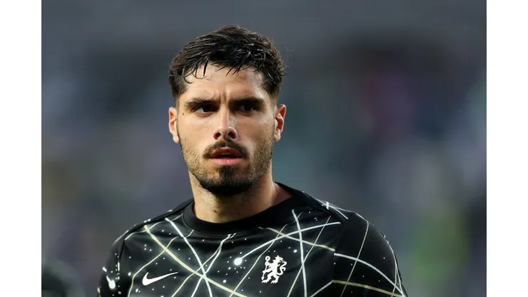 Pedro Neto em ação contra o Palmeiras