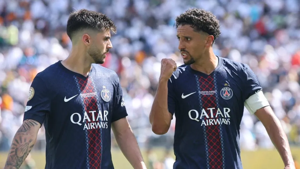 Marquinhos e Beraldo, jogadores do PSG. (Photo by Alex Grimm/Getty Images)