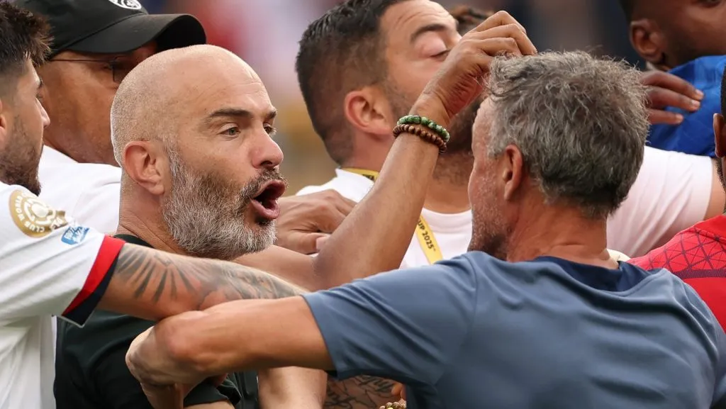 Luis Enrique, do PSG, pode ser sancionado por possível agressão a João Pedro