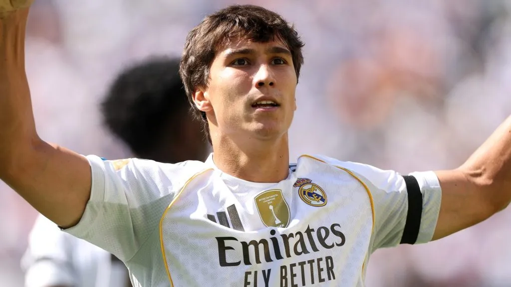 Gonzalo García em campo com o Real Madrid (Photo by Luke Hales/Getty Images)