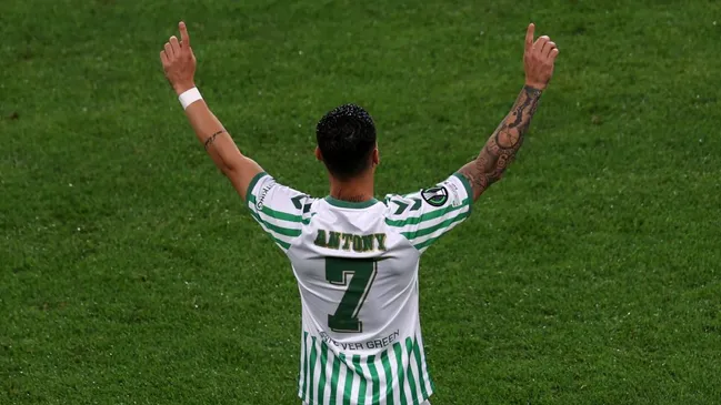 Manchester United decide negociar Antony por R$ 373 milhões