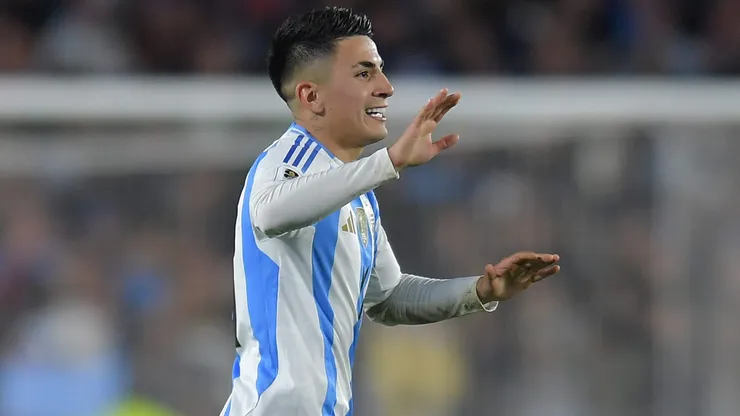 Thiago Almada com a camisa da Seleção Argentina. Foto: Marcelo Endelli
