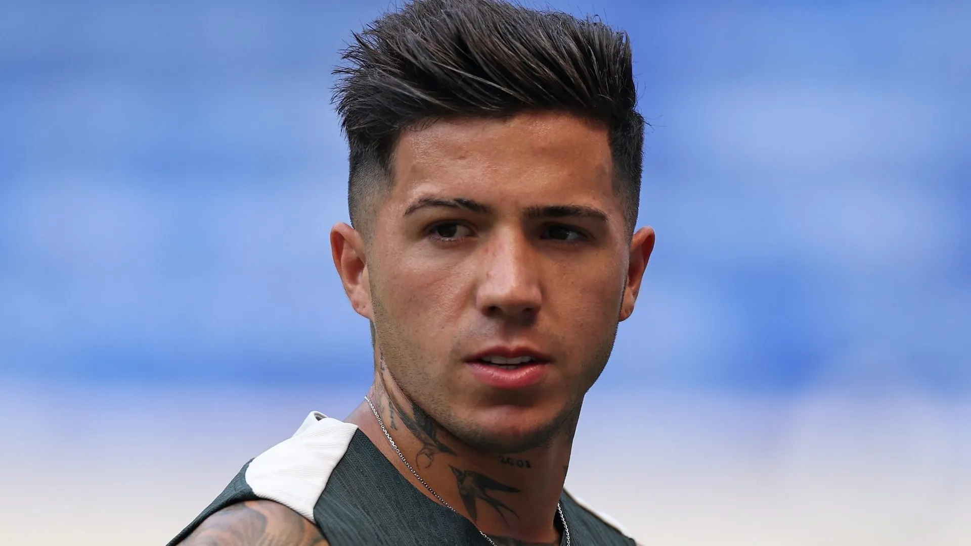 Enzo Fernández, alvo do Real Madrid, em campo com o Chelsea (Photo by Buda Mendes/Getty Images)