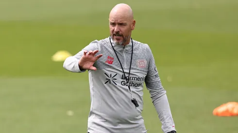 Erik Ten Hag em sessão de treinamento do Leverkusen (foto: Christof Koepsel/Getty Images)