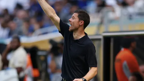 Xabi Alonso durante partida do Real Madrid