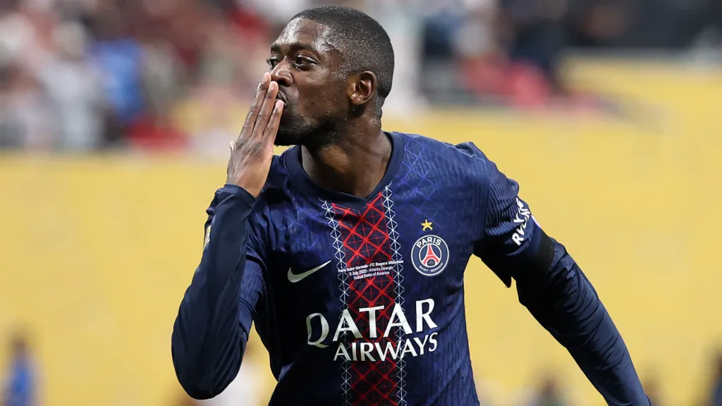 Dembélé comemora gol durante partida do PSG (Photo by Kevin C. Cox/Getty Images)