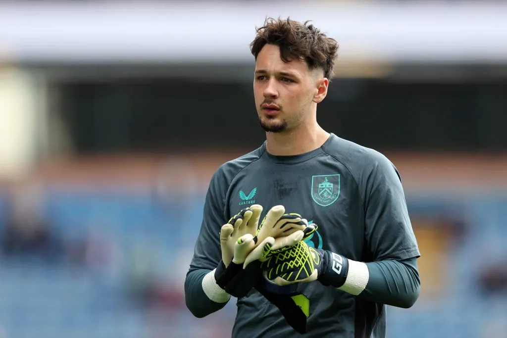 James Trafford pelo Burnley antes de retornar ao City. (Photo by Matt McNulty/Getty Images)