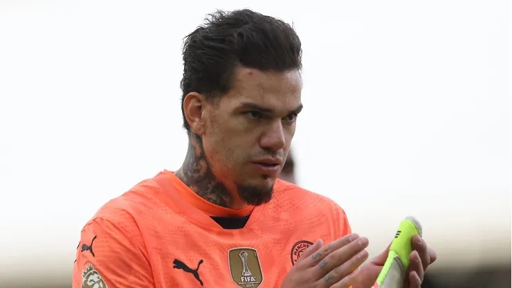 Ederson em jogo do Mancehster City. Foto: Alex Davidson/Getty Images