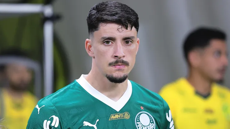Joaquín Piquerez em partida do Palmeiras