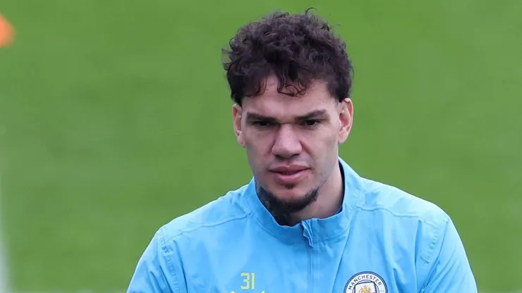 Manchester City busca substituto de Ederson.