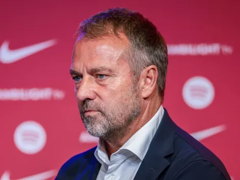 Hansi Flick pede para Barcelona contratar novo lateral
