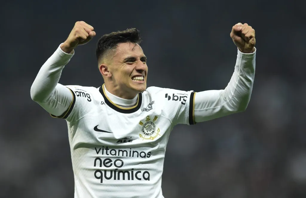 Mantuan quando ainda defendia as cores do Corinthians. Jogador está no Zenit desde 2022/23, e ainda possui dois anos de contrato com o clube russo. Ele se tornou alvo do Flamengo, segundo o portal italiano Corriere dello Sport.. (Photo by Mauro Horita/Getty Images)