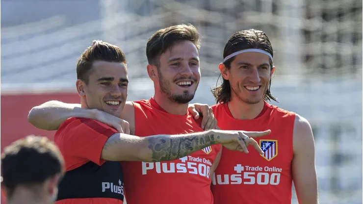Torcida do Flamengo faz campanha por Griezmann.