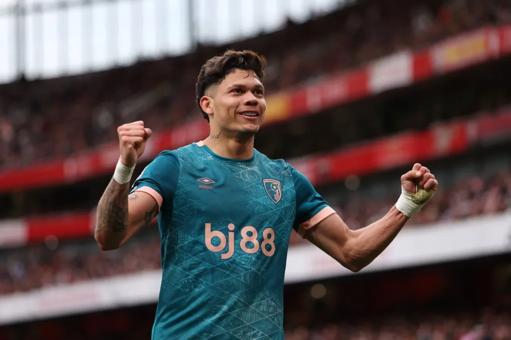 Evanilson em campo com o Bournemouth (Photo by Ryan Pierse/Getty Images)