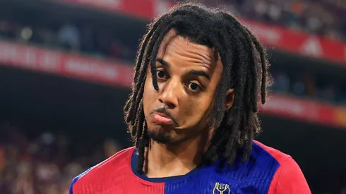 Barcelona confia em Koundé e descarta Dumfries.