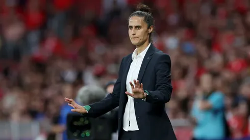 Técnica da Espanha aponta como as espanholas tem que encarar a partida contra a Alemanha na Eurocopa Feminina (Photo by Alexander Hassenstein/Getty Images)