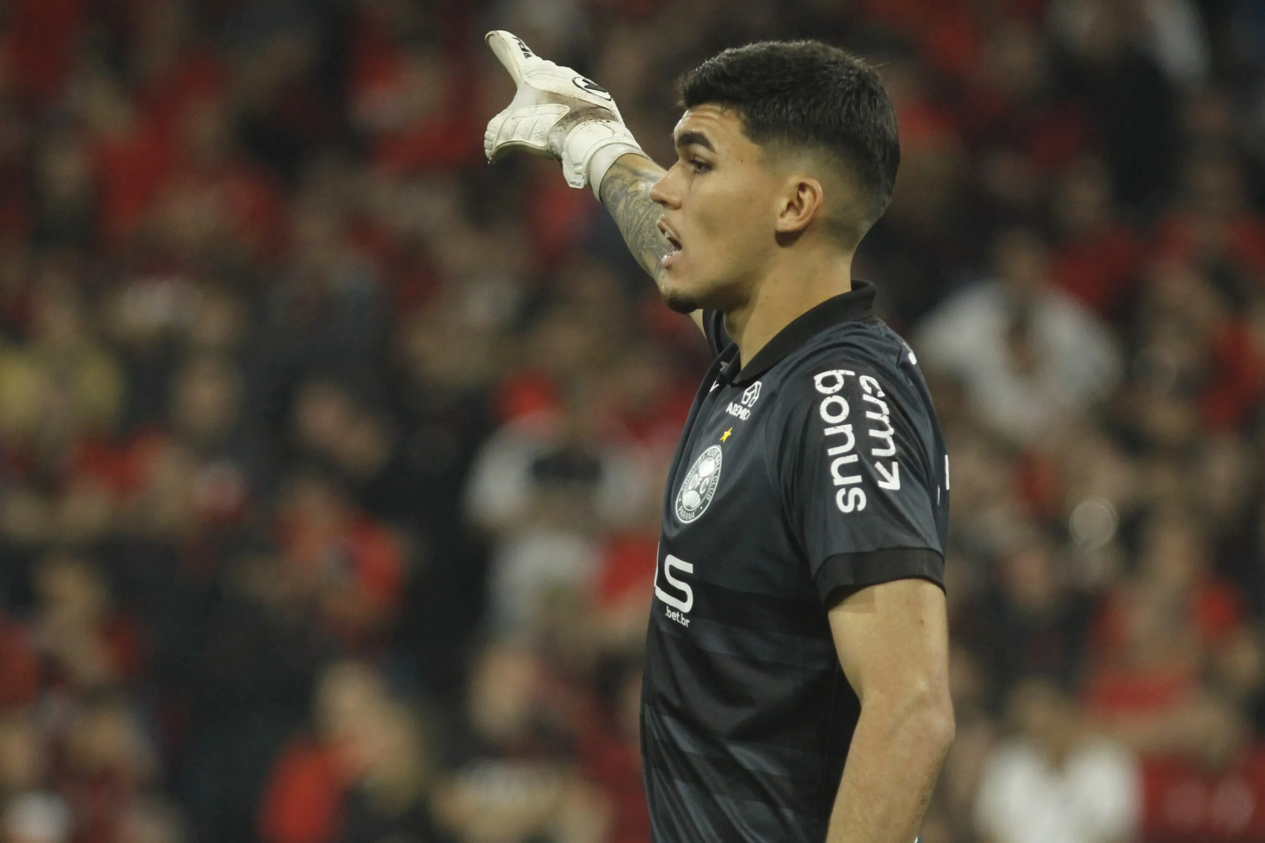 Pedro Morisco em ação pelo Coritiba. Foto: Gabriel Machado/AGIF