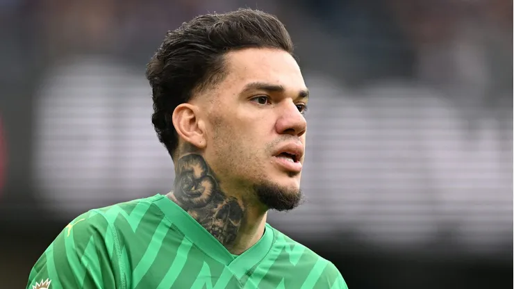 Fenerbahçe aumenta proposta para contratar o goleiro Ederson, do Manchester City (Photo by Michael Regan/Getty Images)