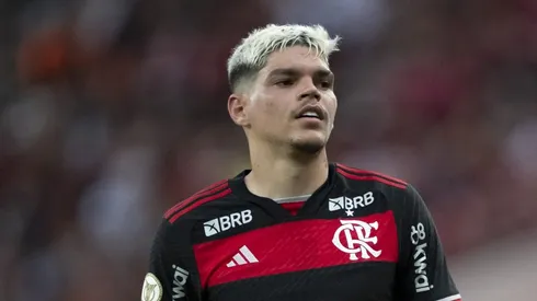 Ayrtton Lucas pode deixar o Flamengo rumo ao Al-Nassr. Foto: Jorge Rodrigues/AGIF