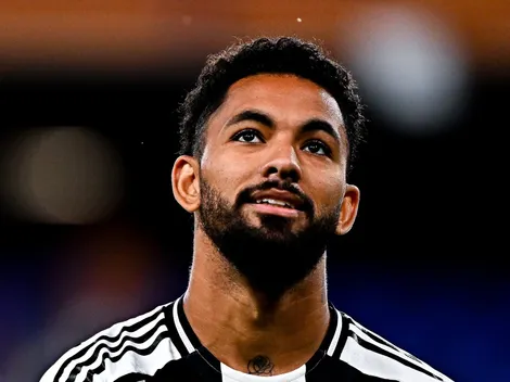 Douglas Luiz falta ao treino da Juventus e torcida do Palmeiras pede contratação