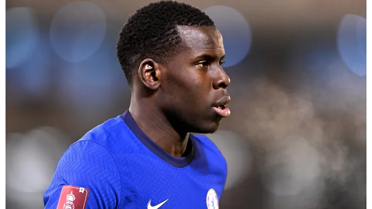 Zagueiro Zouma, quando ainda defendia as cores do Chelsea. (Photo by Laurence Griffiths/Getty Images)