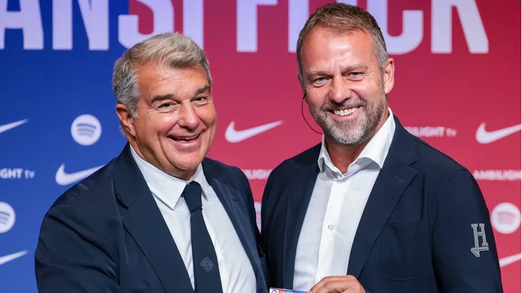 Joan Laporta e Hansi Flick, treinador do Barcelona. Foto: Eric Alonso/Getty Images