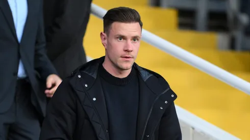 Marc Ter Stegen será operado novamente por dores nas costas. Especialistas alertam para recuperação complicada por causa das exigências físicas da posição de goleiro. (Photo by David Ramos/Getty Images)
