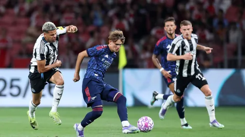 Max Dowman em amistodo contra o Newcastle. Foto: Yong Teck Lim/Getty Images