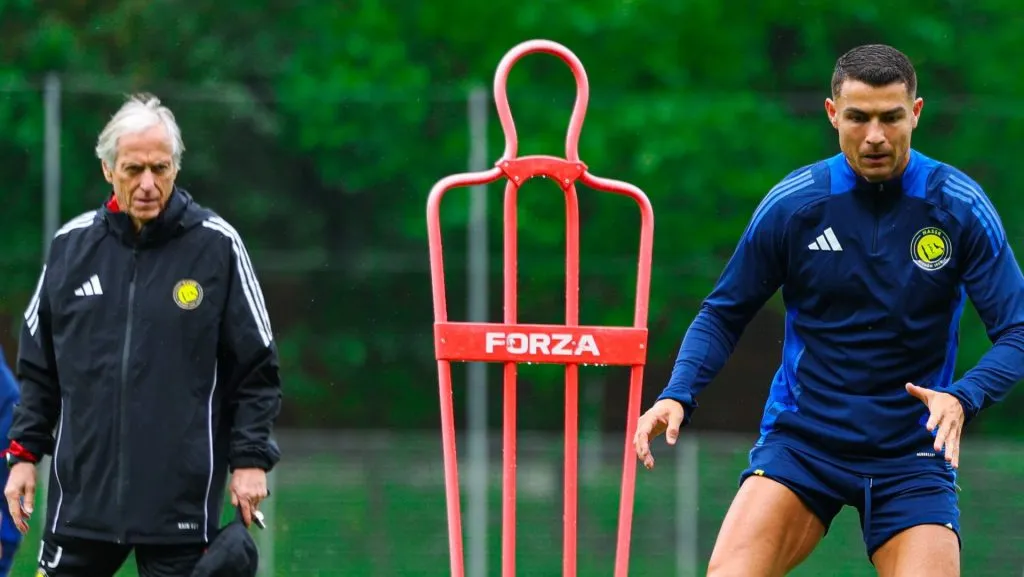 Apesar do desejo do espanhol de seguir na Premier League, a oferta saudita pode pesar na decisão. A negociação representa um passo estratégico para o clube se consolidar como potência do futebol asiático. (Foto: Divulgação /Twitter Al-Nassr)