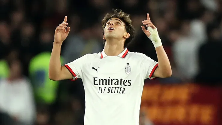 João Félix comemorando pelo Milan