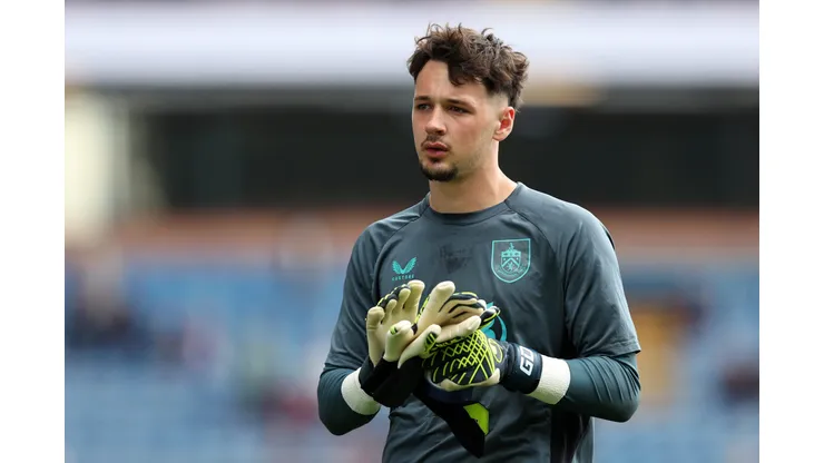James Trafford retorna ao Manchester City e assina contrato de 5 anos