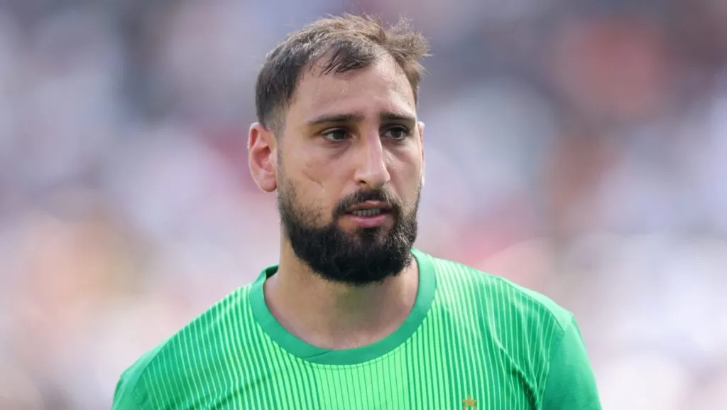 Donnarumma, alvo do Real Madrid, em campo pelo PSG (Photo by Alex Grimm/Getty Images)