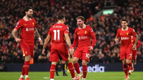Elenco do Liverpool se prepara para estreia em casa na Premier League 2025/26. Foto: Carl Recine/Getty Images