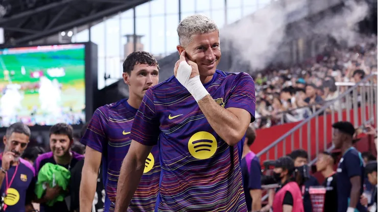 Barcelona se prepara para perder Lewandowski e avalia a contratação de Nicolas Jackson, do Chelsea. (Photo by Paul Miller/Getty Images)