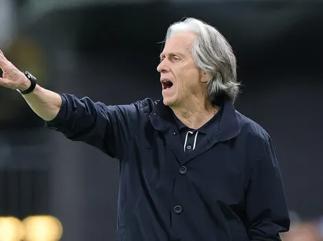 Al-Nassr prepara oferta milionária pela contratação de Roger Fernandes