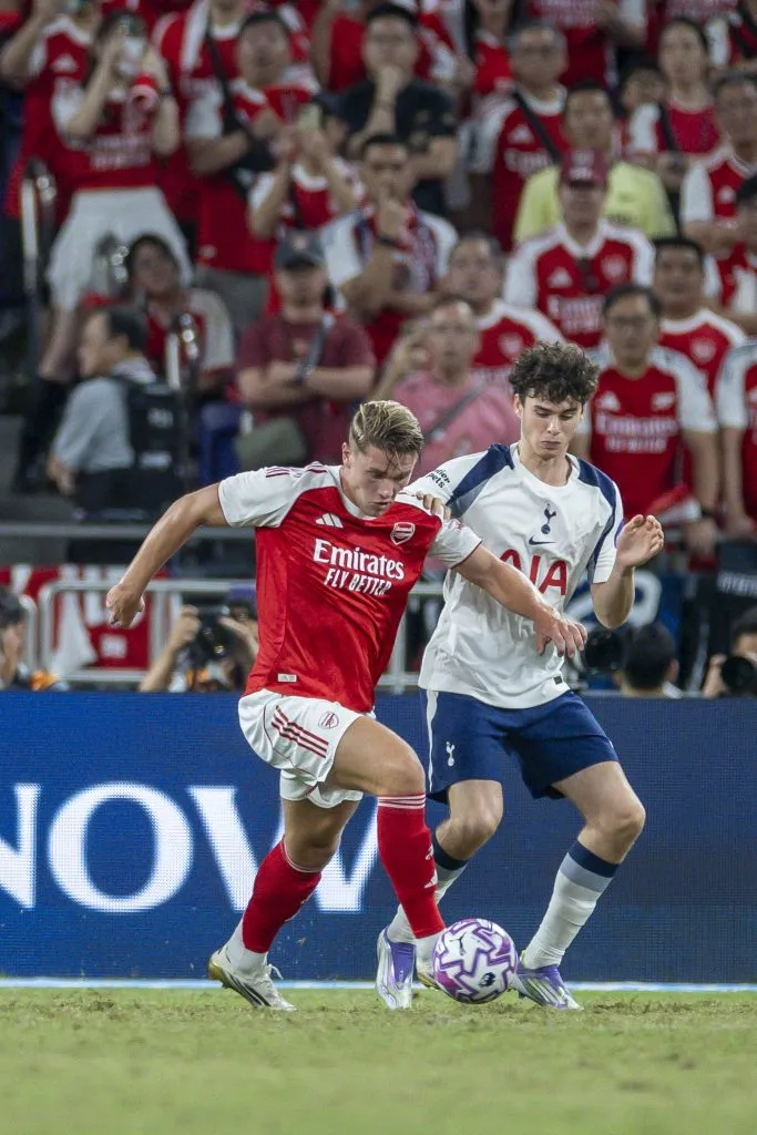 Viktor Gyokeres em estreia pelo Arsenal. Torcida dos Gunners estão ansiosos quando será o momento dele marcar em uma partida oficial (Photo by Yu Chun Christopher Wong/Eurasia Sport Images/Getty Images)