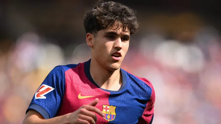 Pau Cubarsí, do Barcelona, é o zagueiro mais caro do mundo ao lado de outros dois jogadores. (Photo by David Ramos/Getty Images)