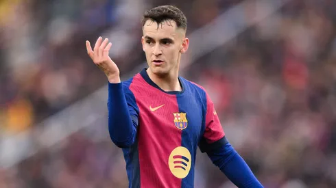 Chelsea prepara oferta por Marc Casadó, mas o Arsenal também tem interesse no jogador do Barcelona. Foto: David Ramos/Getty Images