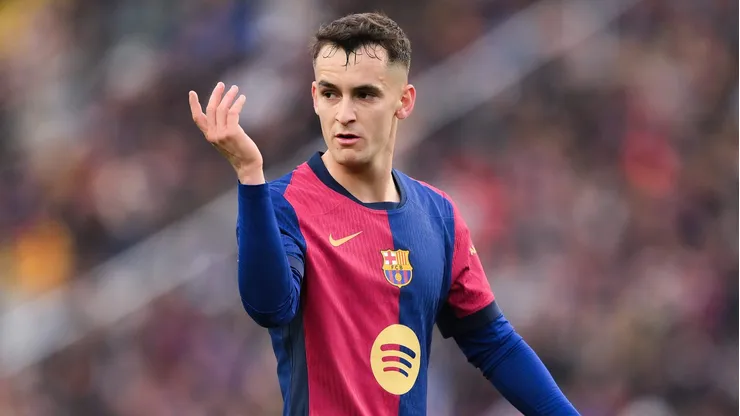 Chelsea prepara oferta por Marc Casadó, mas o Arsenal também tem interesse no jogador do Barcelona. Foto: David Ramos/Getty Images